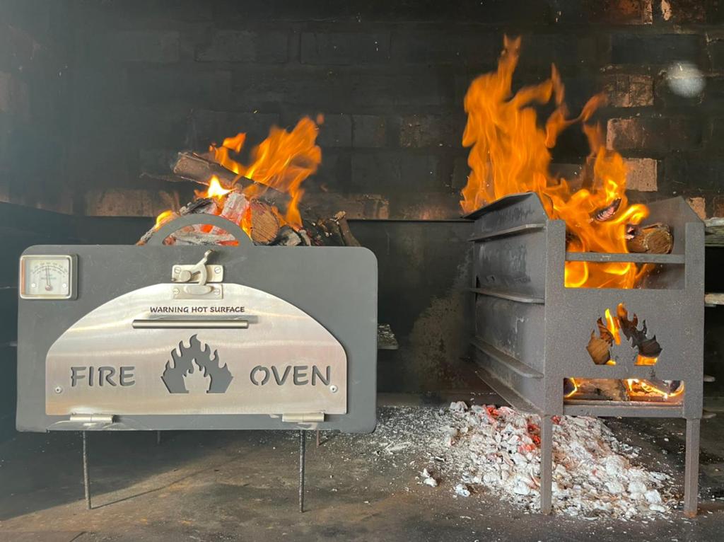 Pizza oven voor in Zuid-Afrikaanse Braai